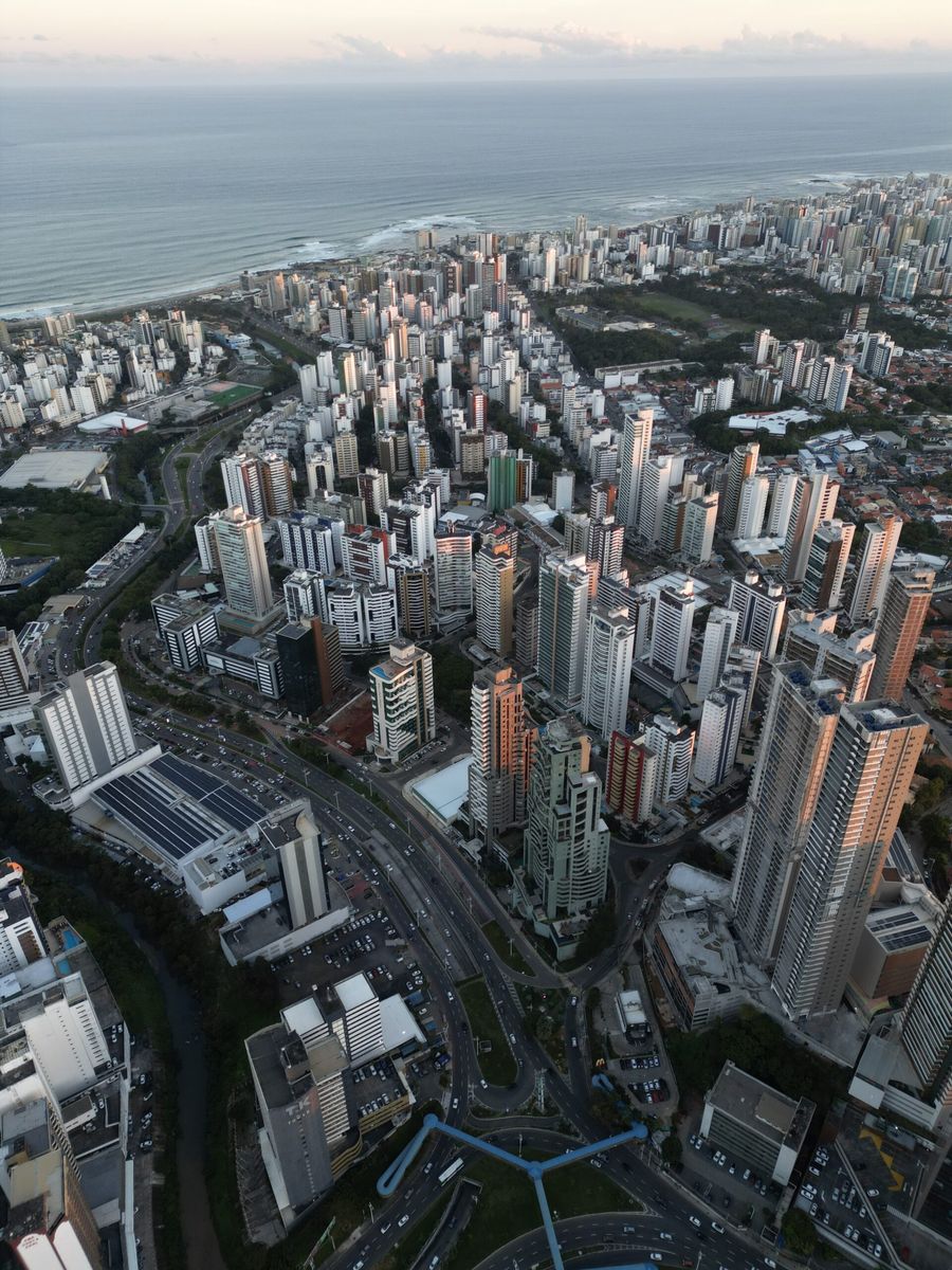 Vista aérea do bairro Aquarius, em Salvador